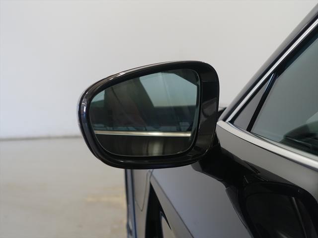 タイカンクロスツーリスモ タイカン　ターボクロスツーリスモ　シートヒーター　パワーシート　トランクスルー　フロアマット　ナビ　音楽プレーヤー接続　Ｂｌｕｅｔｏｏｔｈ接続　ＥＴＣ　サンルーフ・ガラスルーフ　ＬＥＤヘッドライト　電動リアゲート　全周囲カメラ（6枚目）