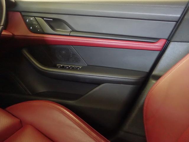 タイカンクロスツーリスモ タイカン　ターボクロスツーリスモ　シートヒーター　パワーシート　トランクスルー　フロアマット　ナビ　音楽プレーヤー接続　Ｂｌｕｅｔｏｏｔｈ接続　ＥＴＣ　サンルーフ・ガラスルーフ　ＬＥＤヘッドライト　電動リアゲート　全周囲カメラ（15枚目）