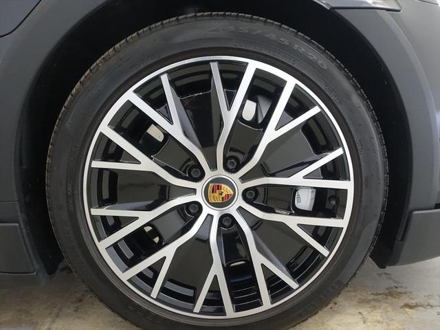 タイカンクロスツーリスモ タイカン　ターボクロスツーリスモ　シートヒーター　パワーシート　トランクスルー　フロアマット　ナビ　音楽プレーヤー接続　Ｂｌｕｅｔｏｏｔｈ接続　ＥＴＣ　サンルーフ・ガラスルーフ　ＬＥＤヘッドライト　電動リアゲート　全周囲カメラ（38枚目）