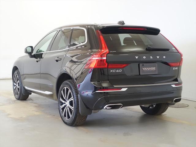 XC60 D4 AWD インスクリプション シートヒーター シートエアコン パワーシート トランクスルー フロアマット ナビ CD 音楽プレーヤー接続 Bluetooth接続 TV ETC サンルーフ・ガラスルーフ LEDヘッドライト(4枚目)