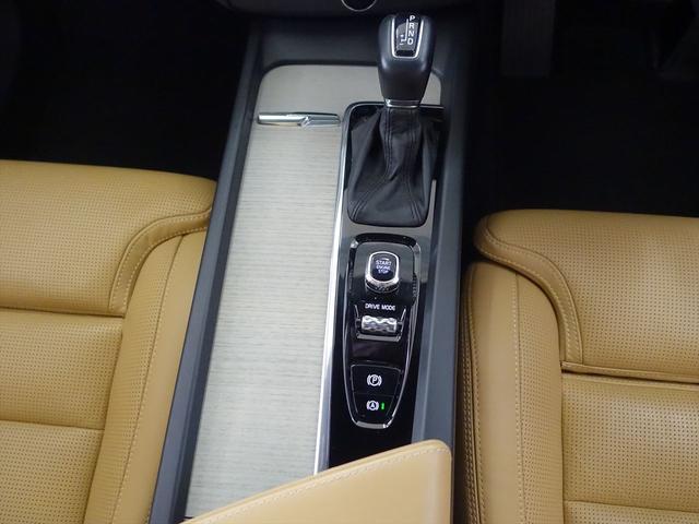 XC60 D4 AWD インスクリプション シートヒーター シートエアコン パワーシート トランクスルー フロアマット ナビ CD 音楽プレーヤー接続 Bluetooth接続 TV ETC サンルーフ・ガラスルーフ LEDヘッドライト(16枚目)