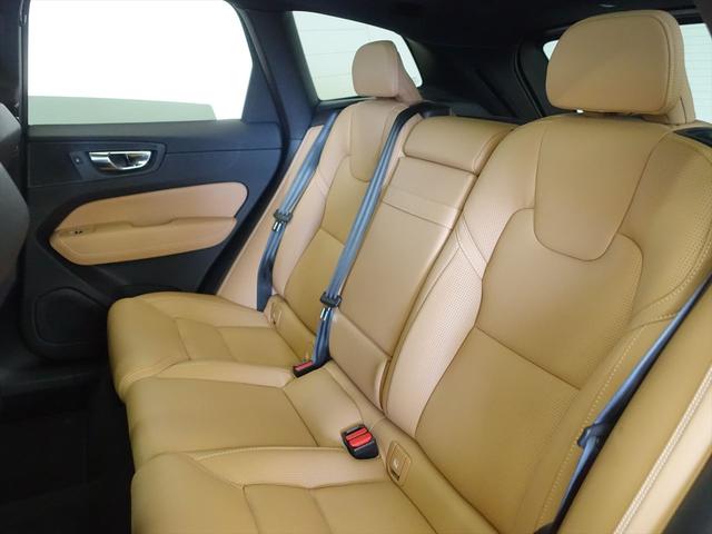 XC60 D4 AWD インスクリプション シートヒーター シートエアコン パワーシート トランクスルー フロアマット ナビ CD 音楽プレーヤー接続 Bluetooth接続 TV ETC サンルーフ・ガラスルーフ LEDヘッドライト(23枚目)