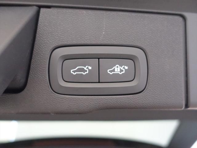 XC60 D4 AWD インスクリプション シートヒーター シートエアコン パワーシート トランクスルー フロアマット ナビ CD 音楽プレーヤー接続 Bluetooth接続 TV ETC サンルーフ・ガラスルーフ LEDヘッドライト(26枚目)