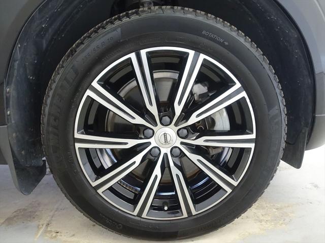XC60 D4 AWD インスクリプション シートヒーター シートエアコン パワーシート トランクスルー フロアマット ナビ CD 音楽プレーヤー接続 Bluetooth接続 TV ETC サンルーフ・ガラスルーフ LEDヘッドライト(35枚目)