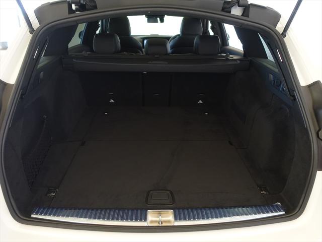 Eクラスステーションワゴン E220 d ステーションワゴン スポーツ AMGラインインテリアパッケージ エクスクルーシブパッケージ シートヒーター パワーシート トランクスルー フロアマット コネクテッド機能 ナビ 音楽プレーヤー接続 Bluetooth接続 TV(26枚目)