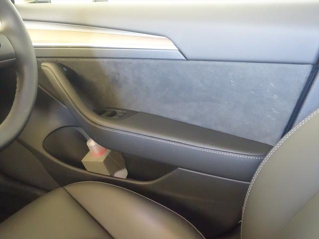 モデル３ ロングレンジ　ＡＷＤ　シートヒーター　パワーシート　フロアマット　ナビ　音楽プレーヤー接続　Ｂｌｕｅｔｏｏｔｈ接続　ＥＴＣ　サンルーフ・ガラスルーフ　ＬＥＤヘッドライト　電動リアゲート　サイドカメラ　バックモニター（15枚目）