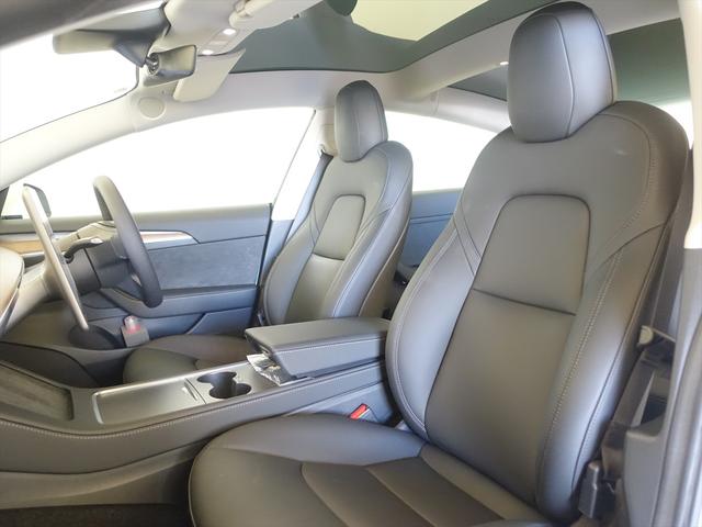 モデル３ ロングレンジ　ＡＷＤ　シートヒーター　パワーシート　フロアマット　ナビ　音楽プレーヤー接続　Ｂｌｕｅｔｏｏｔｈ接続　ＥＴＣ　サンルーフ・ガラスルーフ　ＬＥＤヘッドライト　電動リアゲート　サイドカメラ　バックモニター（17枚目）