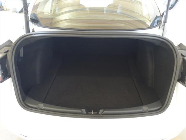 モデル３ ロングレンジ　ＡＷＤ　シートヒーター　パワーシート　フロアマット　ナビ　音楽プレーヤー接続　Ｂｌｕｅｔｏｏｔｈ接続　ＥＴＣ　サンルーフ・ガラスルーフ　ＬＥＤヘッドライト　電動リアゲート　サイドカメラ　バックモニター（26枚目）