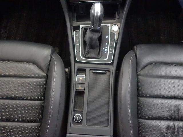 ゴルフ ＴＳＩ　ハイライン　マイスター　シートヒーター　パワーシート　トランクスルー　フロアマット　ナビ　ＣＤ　ミュージックサーバー　音楽プレーヤー接続　Ｂｌｕｅｔｏｏｔｈ接続　ＴＶ　ＤＶＤ再生　ＥＴＣ　ＬＥＤヘッドライト　バックモニター（20枚目）