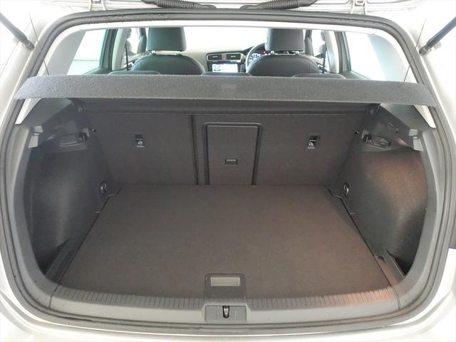 ゴルフ ＴＳＩ　ハイライン　マイスター　シートヒーター　パワーシート　トランクスルー　フロアマット　ナビ　ＣＤ　ミュージックサーバー　音楽プレーヤー接続　Ｂｌｕｅｔｏｏｔｈ接続　ＴＶ　ＤＶＤ再生　ＥＴＣ　ＬＥＤヘッドライト　バックモニター（29枚目）