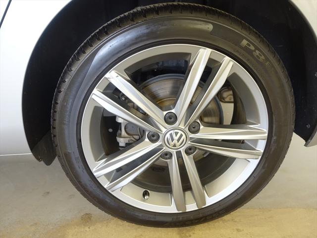 ゴルフ ＴＳＩ　ハイライン　マイスター　シートヒーター　パワーシート　トランクスルー　フロアマット　ナビ　ＣＤ　ミュージックサーバー　音楽プレーヤー接続　Ｂｌｕｅｔｏｏｔｈ接続　ＴＶ　ＤＶＤ再生　ＥＴＣ　ＬＥＤヘッドライト　バックモニター（31枚目）