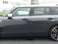 車両に関する装備・価格等ご不明点などはお気軽にお問い合せください。また、総額を表示している車両の納車に関わる費用等は別途料金がかかる場合もございます。詳細はヤナセスタッフへお問合せください。 6