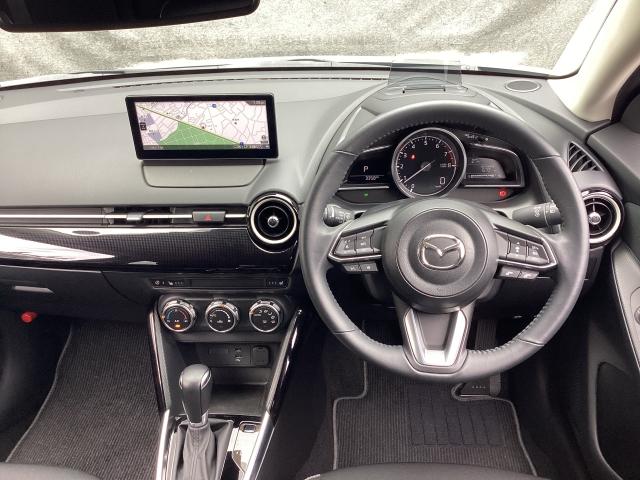 MAZDA2 1.5 15BD 元整備代車 ETC シートヒーター 360°ビューモニター アクティブドライビングディスプレイ マツダコネクトナビ パノラマモニタ ブルートゥース スマートシティブレーキサポート 前後ソナー ETC(2枚目)