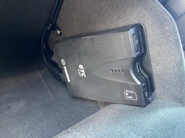 CX-5 2.2 XD エクスクルーシブ モード ディーゼルターボ 4 ETC ドライブレコーダー MRCC 360°ビューモニター サンフール シートヒーター シートベンチレーション Bluetooth接続 1オーナー車 地デジ レーンキープ 盗難防止装置 サンルーフ(24枚目)