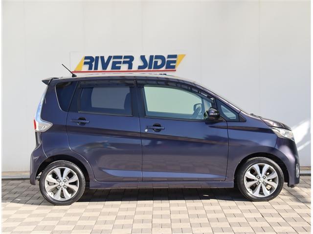 デイズ ハイウェイスター　Ｇターボ　純正ナビ地デジＤＶＤ再生アラウンドビューカメラ　ＨＩＤライト　フォグライト　インテリジェントキー　プッシュスターター　純正１５インチアルミ（5枚目）