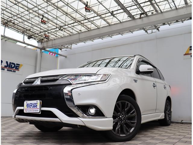 アウトランダーＰＨＥＶ Ｓエディション　サンルーフ　純正ＳＤナビフルセグＤＶＤ再生全方位カメラＢｌｕｅｔｏｏｔｈ接続　レーダークルーズ　　ハーフレザーシートヒーター　ＬＥＤライト　フォグライト　スマートキー　純正１８インチアルミ（7枚目）