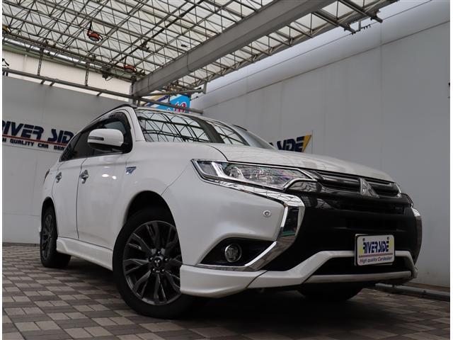 アウトランダーＰＨＥＶ Ｓエディション　サンルーフ　純正ＳＤナビフルセグＤＶＤ再生全方位カメラＢｌｕｅｔｏｏｔｈ接続　レーダークルーズ　　ハーフレザーシートヒーター　ＬＥＤライト　フォグライト　スマートキー　純正１８インチアルミ（13枚目）