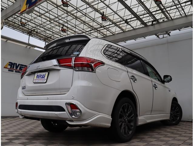 アウトランダーＰＨＥＶ Ｓエディション　サンルーフ　純正ＳＤナビフルセグＤＶＤ再生全方位カメラＢｌｕｅｔｏｏｔｈ接続　レーダークルーズ　　ハーフレザーシートヒーター　ＬＥＤライト　フォグライト　スマートキー　純正１８インチアルミ（18枚目）