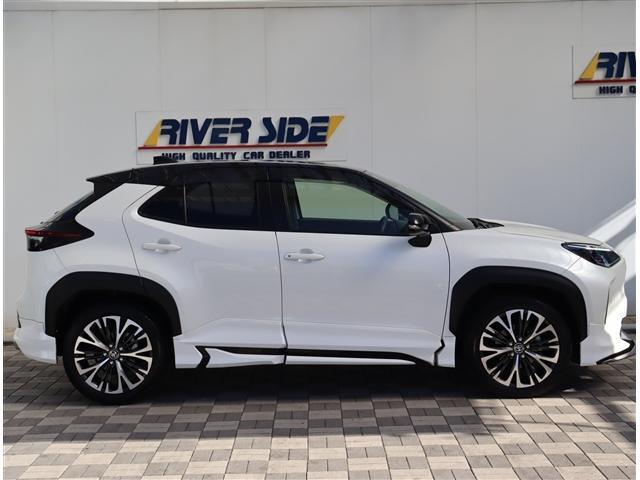 ヤリスクロス ハイブリッドＺ　モデリスタエアロ　純正８インチディスプレイオーディオパノラミックビューモニター　前後ドライブレコーダー　ハーフレザーパワーシートヒーター　レーダークルーズ　ＬＥＤライト　フォグライト　スマートキー（5枚目）