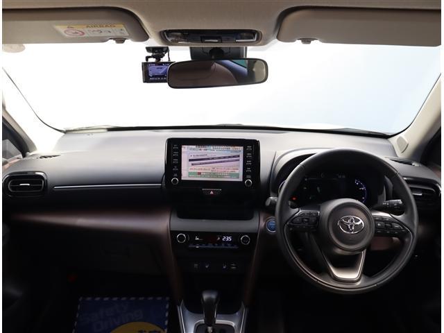 ヤリスクロス ハイブリッドＺ　モデリスタエアロ　純正８インチディスプレイオーディオパノラミックビューモニター　前後ドライブレコーダー　ハーフレザーパワーシートヒーター　レーダークルーズ　ＬＥＤライト　フォグライト　スマートキー（7枚目）