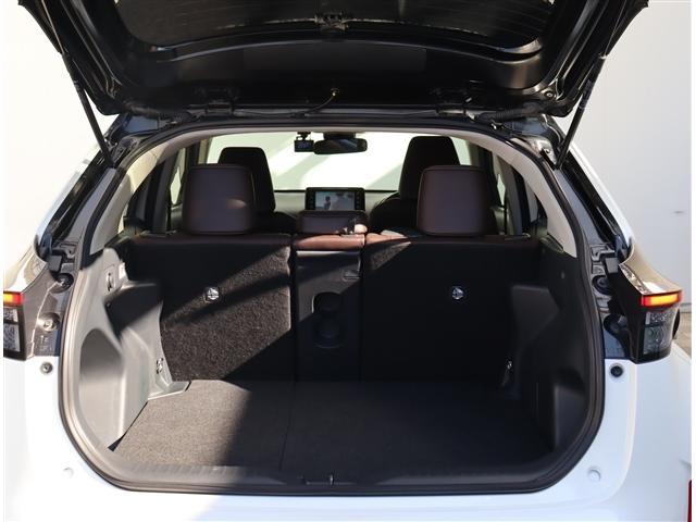 ヤリスクロス ハイブリッドＺ　モデリスタエアロ　純正８インチディスプレイオーディオパノラミックビューモニター　前後ドライブレコーダー　ハーフレザーパワーシートヒーター　レーダークルーズ　ＬＥＤライト　フォグライト　スマートキー（10枚目）