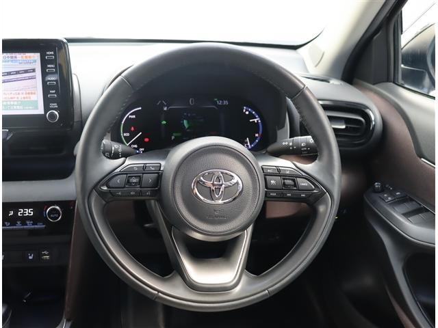 ヤリスクロス ハイブリッドＺ　モデリスタエアロ　純正８インチディスプレイオーディオパノラミックビューモニター　前後ドライブレコーダー　ハーフレザーパワーシートヒーター　レーダークルーズ　ＬＥＤライト　フォグライト　スマートキー（15枚目）