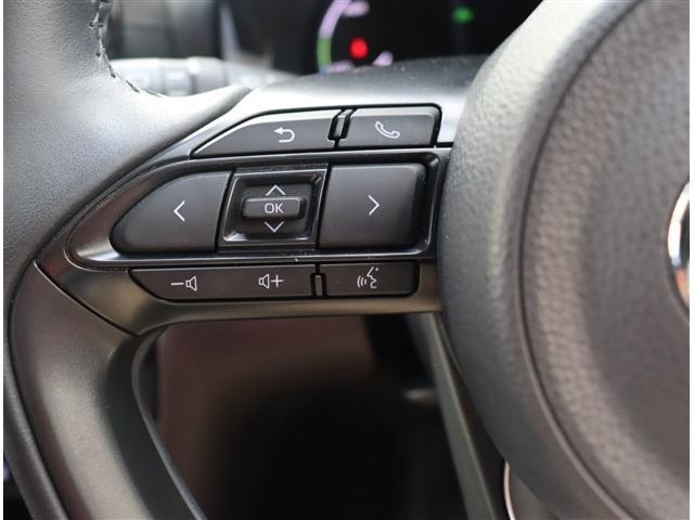 ヤリスクロス ハイブリッドＺ　モデリスタエアロ　純正８インチディスプレイオーディオパノラミックビューモニター　前後ドライブレコーダー　ハーフレザーパワーシートヒーター　レーダークルーズ　ＬＥＤライト　フォグライト　スマートキー（17枚目）