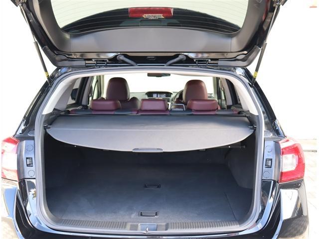 レヴォーグ ２．０ＳＴＩスポーツアイサイト　ＳＴＩエアロ　メモリーナビフルセグＤＶＤ再生サイド・バックカメラ　赤レザーパワーシートヒーターメモリー付　レーダークルーズ　ブラインドスポットモニター　ＬＥＤライト　フォグライト　１８インチアルミ（11枚目）