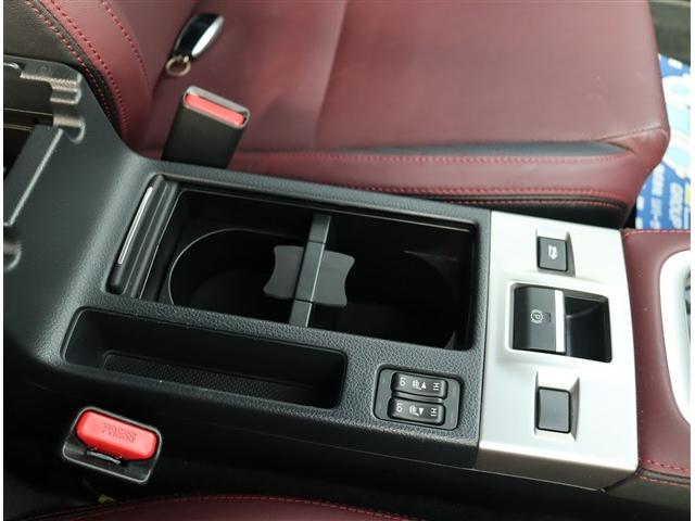 レヴォーグ ２．０ＳＴＩスポーツアイサイト　ＳＴＩエアロ　メモリーナビフルセグＤＶＤ再生サイド・バックカメラ　赤レザーパワーシートヒーターメモリー付　レーダークルーズ　ブラインドスポットモニター　ＬＥＤライト　フォグライト　１８インチアルミ（25枚目）