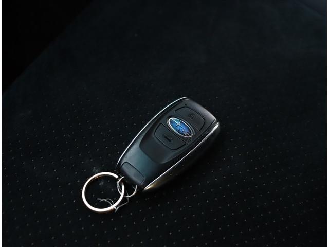 レヴォーグ ２．０ＳＴＩスポーツアイサイト　ＳＴＩエアロ　メモリーナビフルセグＤＶＤ再生サイド・バックカメラ　赤レザーパワーシートヒーターメモリー付　レーダークルーズ　ブラインドスポットモニター　ＬＥＤライト　フォグライト　１８インチアルミ（30枚目）