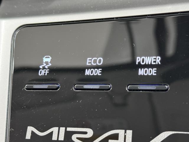 ＭＩＲＡＩ ベースグレード　ＬＥＤヘッドライト　クルーズコントロール　ＡＣ１００Ｖ電源　横滑り防止機能　キーフリー　アルミホイール　ワンオーナー　ナビＴＶ　サイドエアバッグ　パワーウィンドウ　スマートキー　盗難防止　ＤＶＤ再生（13枚目）