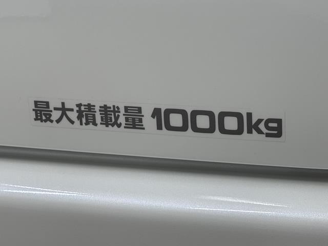 スーパーＧＬ　ダークプライムＩＩ　スマ－トキー　デュアルパワースライドドア　４ｗｄ　バックモニタ　助手席エアバック　フルオートエアコン　ＴＶナビ　１００Ｖ電源　前席パワーウィンドウ　ＬＥＤヘットライト　パワステ　横滑り防止　記録簿(19枚目)