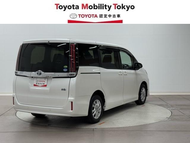 ノア ハイブリッドＧ　衝突被害軽減ブレーキ　車検整備付　両側電動スライドドア　ＥＴＣ２．０　ドライブレコーダー　３列シート　コーナーセンサー　Ｂｌｕｅｔｏｏｔｈオーディオ　ミュージックプレイヤー接続可　メモリナビ　Ｂカメラ（6枚目）