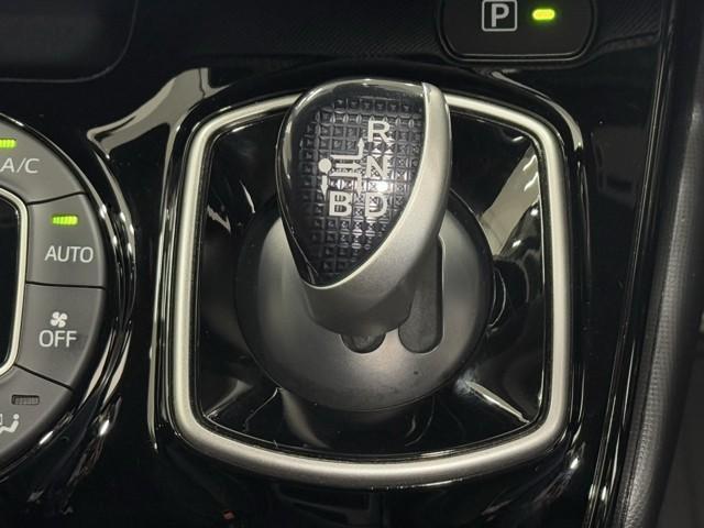 ノア ハイブリッドＧ　衝突被害軽減ブレーキ　車検整備付　両側電動スライドドア　ＥＴＣ２．０　ドライブレコーダー　３列シート　コーナーセンサー　Ｂｌｕｅｔｏｏｔｈオーディオ　ミュージックプレイヤー接続可　メモリナビ　Ｂカメラ（16枚目）