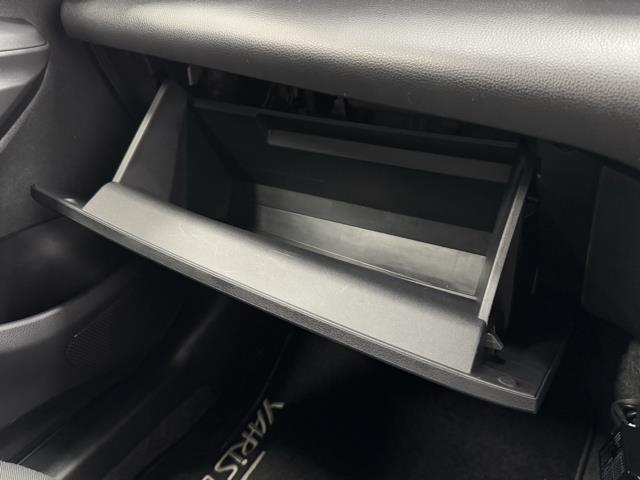 ヤリスクロス ハイブリッドＧ　衝突被害軽減ブレーキ　車検整備付　ドライブレコーダー　メモリナビ　全周囲カメラ　アイドリンストップ　Ｂｌｕｅｔｏｏｔｈオーディオ　メディアプレイヤー接続　オートクルーズ　イモビライザー　ＥＴＣ（14枚目）