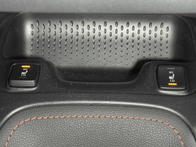 カローラツーリング ハイブリッド　ダブルバイビー５０ミリオンエディション　衝突被害軽減ブレーキ　Ｂｌｕｅｔｏｏｔｈオーディオ　メディアプレイヤー接続　ドラレコ　ＥＴＣ２．０　アイドリングストップ　オートクルーズコントロール　ＬＥＤライト　メモリーナビ　バックモニター（18枚目）