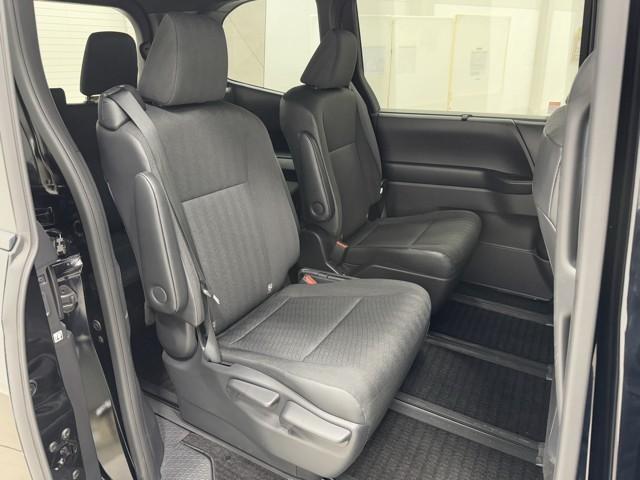 ノア ハイブリッドＳ－Ｇ　衝突被害軽減ブレーキ　車検整備付　両側パワースライドドア　ＢＬＵＥＴＯＯＴＨ　ミュージックプレイヤー接続可　３列シート　ダブルエアコン　ＥＴＣ２．０　バックガイドモニター　ＬＥＤヘッドライト　イモビ（19枚目）