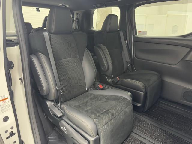 アルファード ２．５Ｓ　タイプゴールド　衝突被害軽減ブレーキ　車検整備付　ＥＴＣ装備　電動テ－ルゲ－ト　イモビ　バックモニタ－　ＬＥＤ　オートハイビーム　クリアランスソナー　ドライブレコーダ　メモリーナビ　３列シート　両側パワースライドドア（20枚目）