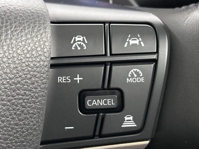 クラウンクロスオーバー ＲＳアドバンスド　衝突被害軽減ブレーキ　４ＷＤ　パワーバックドア　ドライブレコーダ　本革エアシート　ＥＴＣ２．０　Ｂｌｕｅｔｏｏｔｈオーディオ　ミュージックプレイヤー接続可　サンル－フ　全周囲カメラ　ＡＣ１００Ｖ（16枚目）