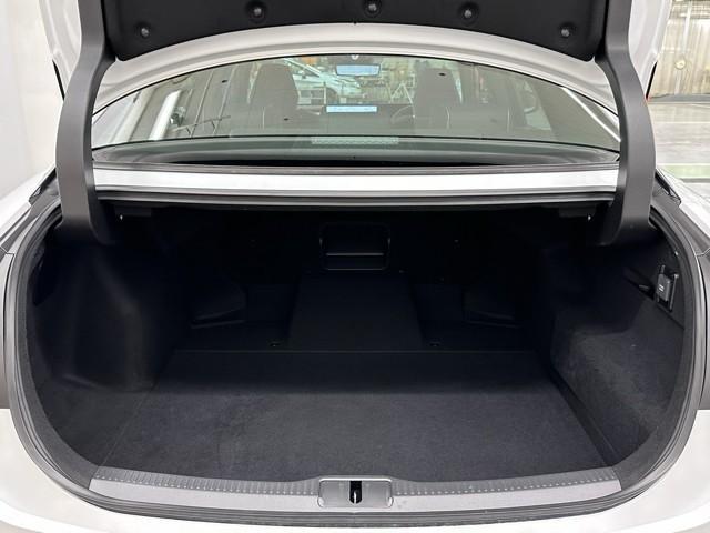 クラウンクロスオーバー ＲＳアドバンスド　衝突被害軽減ブレーキ　４ＷＤ　パワーバックドア　ドライブレコーダ　本革エアシート　ＥＴＣ２．０　Ｂｌｕｅｔｏｏｔｈオーディオ　ミュージックプレイヤー接続可　サンル－フ　全周囲カメラ　ＡＣ１００Ｖ（21枚目）