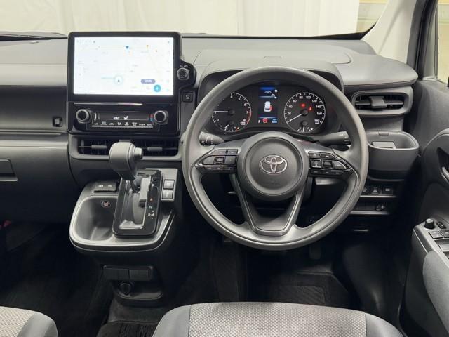 シエンタ Ｇ　衝突被害軽減ブレーキ　モデリスタエアロ　全周囲カメラ　ＢＬＵＥＴＯＯＴＨ　ミュージックプレイヤー接続可　ウォークスルー　メモリーナビ　ＥＴＣ２．０　ＡＢＳ　スマートキー　両側パワースライドドア　ＬＥＤ（8枚目）