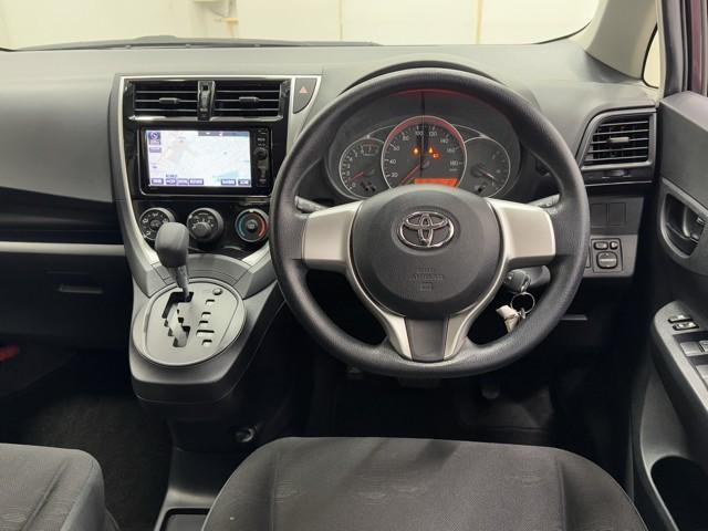 ラクティス Ｘ　メモリーナビゲーション　キーレス　ナビ＆ＴＶ　助手席エアバッグ　エアコン　記録簿　パワーウィンドウ　運転席エアバッグ　ＤＶＤ再生　ＡＢＳ　ミュージックプレイヤー接続可　横滑り防止機能　パワステ　地デジ（8枚目）