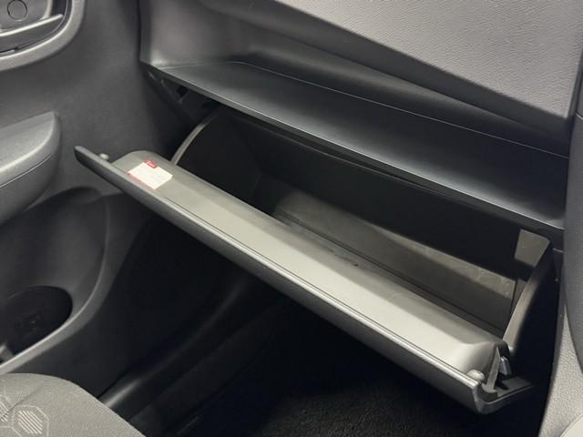 ラクティス Ｘ　メモリーナビゲーション　キーレス　ナビ＆ＴＶ　助手席エアバッグ　エアコン　記録簿　パワーウィンドウ　運転席エアバッグ　ＤＶＤ再生　ＡＢＳ　ミュージックプレイヤー接続可　横滑り防止機能　パワステ　地デジ（13枚目）