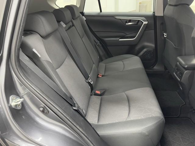 ＲＡＶ４ Ｘ　衝突被害軽減ブレーキ　イモビライザー　点検記録簿　ＬＥＤヘッドライト　ＥＳＣ　インテリキー　地デジ　パワーウィンドウ　クルコン　パワステ　カーテンエアバッグ　ＥＴＣ車載器　アルミホイール　ＡＢＳ　ＴＶ（19枚目）