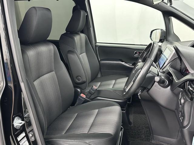 ヴォクシー ZS 煌 地上デジタル TSS 両側パワードア アイドリングストップ車 パワーウィンド 横滑防止 整備記録簿 DVD可 フルフラットシート 盗難防止装置 スマートエントリー Bカメラ AUX LEDヘッドライト(20枚目)