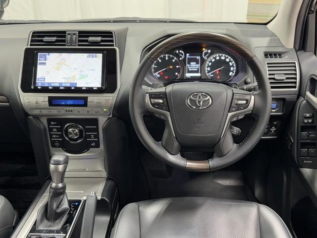 ランドクルーザープラド ＴＺ－Ｇ　衝突被害軽減ブレーキ　ＴＲＤエアロ　ＴＲＤマフラー　本革エアシート　ドラレコ　全周囲カメラ　４ＷＤ　Ｂｌｕｅｔｏｏｔｈオーディオ　ミュージックプレイヤー接続可　３列シート　２．０ＥＴＣ　メモリーナビ（8枚目）