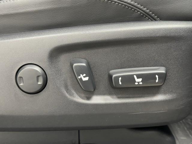 ランドクルーザープラド ＴＺ－Ｇ　衝突被害軽減ブレーキ　ＴＲＤエアロ　ＴＲＤマフラー　本革エアシート　ドラレコ　全周囲カメラ　４ＷＤ　Ｂｌｕｅｔｏｏｔｈオーディオ　ミュージックプレイヤー接続可　３列シート　２．０ＥＴＣ　メモリーナビ（21枚目）