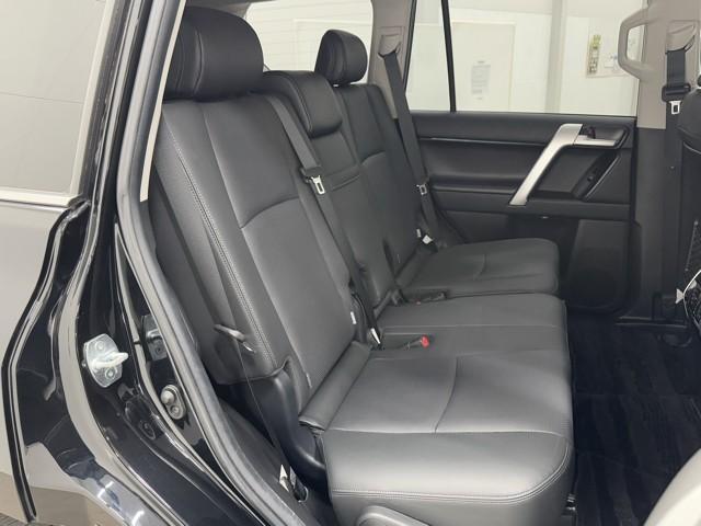 ランドクルーザープラド ＴＺ－Ｇ　衝突被害軽減ブレーキ　ＴＲＤエアロ　ＴＲＤマフラー　本革エアシート　ドラレコ　全周囲カメラ　４ＷＤ　Ｂｌｕｅｔｏｏｔｈオーディオ　ミュージックプレイヤー接続可　３列シート　２．０ＥＴＣ　メモリーナビ（22枚目）