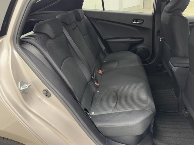 プリウス Sセーフティプラス 衝突回避システム Bモニター ドラレコ付き 定期点検記録簿 LEDライト クルコン ETC装備 スマートKEY ナビTV イモビライザー 横滑り防止機能 PW カーテンエアバッグ キーレスエントリー(20枚目)