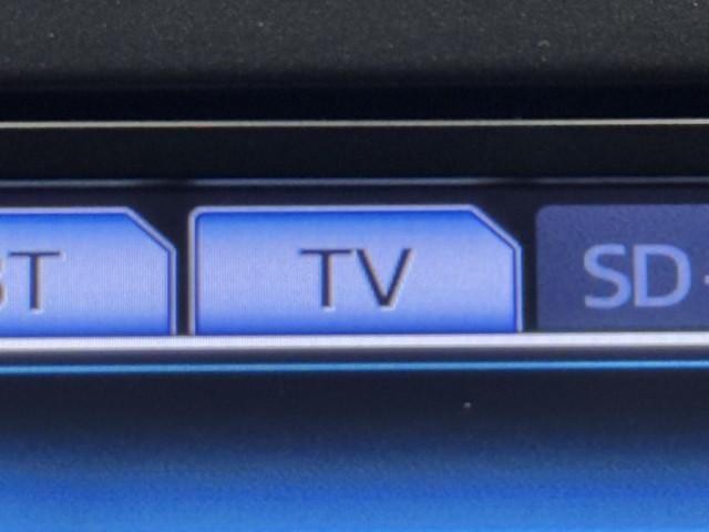 ヴェルファイア ２．４Ｚ　プラチナセレクションＩＩ　スマートキープッシュスタート　バックモニタ　ＡＷ　リアエアコン　盗難防止システム　ドラレコ　３列シート　サイドエアバック　助手席エアバッグ　点検記録簿　パワーウィンドゥ　ＨＤＤナビ　フルフラット（12枚目）